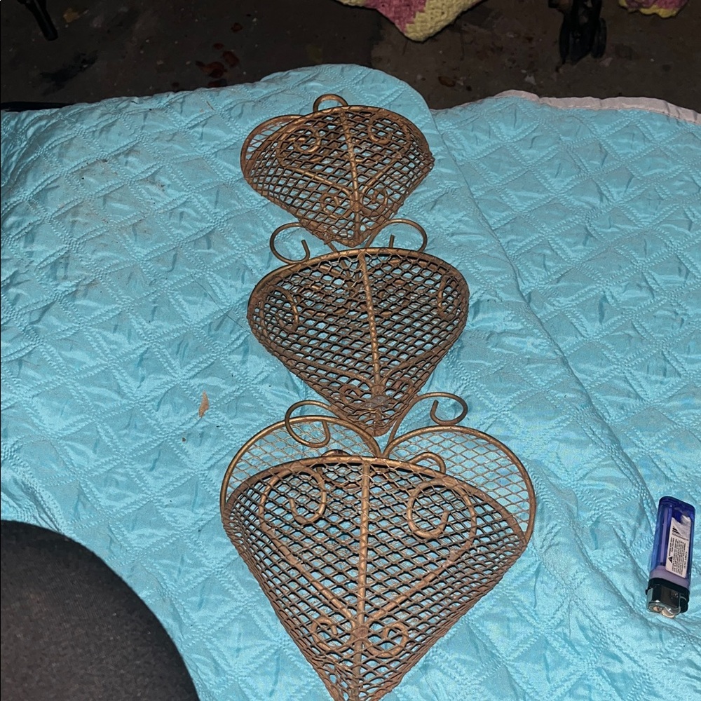 Heart-Shaped Wire Wall Baskets